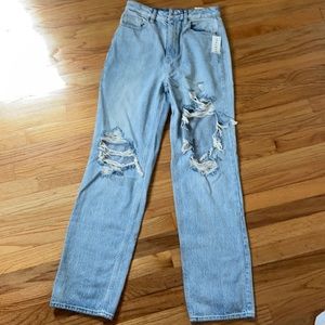 Never worn/still tagged Pacsun 90’s Size 27 jeans!